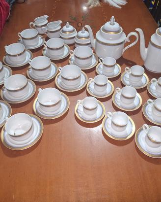 Set di tazzine da caffè e tazze di the.