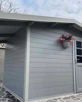 CASETTA IN LEGNO CON PORTICO