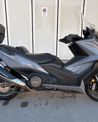 Kymco AK 550