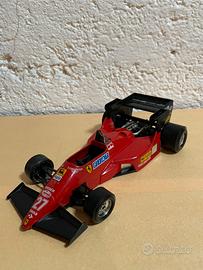 Modellismo Ferrari 126 C4 (1984) Burago