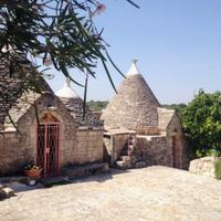 Trullo con piscina Camaris