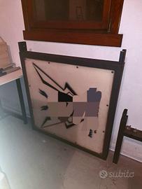 insegna luminosa in metallo