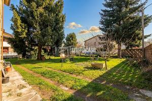 Villa Bifamiliare da Ristrutturare con giardino
