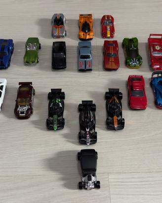 Lotto 22 macchinine HOT WHEELS