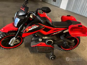 Moto elettrica per bambini 12V-fari led e rotelle