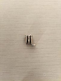 Charm scorpione oroscopo Pandora