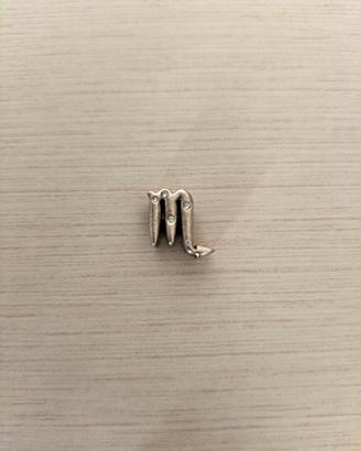 Charm scorpione oroscopo Pandora