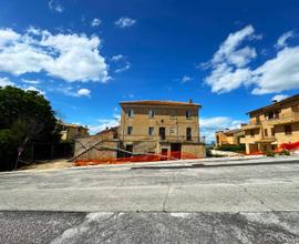 Casa Colonica con Terreno - Montegranaro