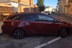 Toyota auris hybrid 1.8