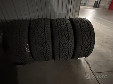 Gomme invernali 245 35 19 93W Hankook winter