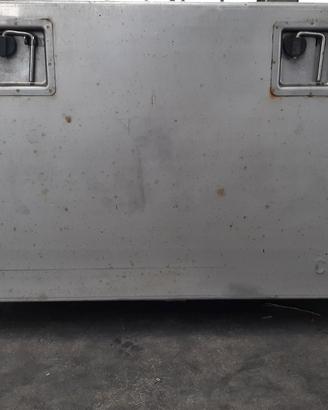 cassone in acciaio per rimorchio