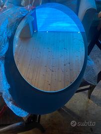 Specchio ovale e tavolino