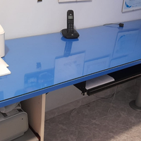 Scrivania con cassettiera