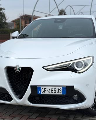 Alfa Romeo Stelvio 2.2 Turbodiesel 210 CV AT8 Q4 V