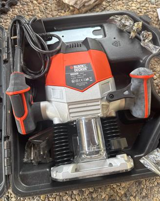 Fresatrice Verticale Black & Decker KW900E 1200W