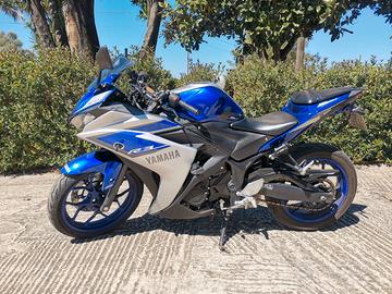 Yamaha yzf r3 del 2015 guidabile con A2