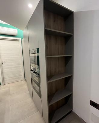 Mobile con forno e frigo