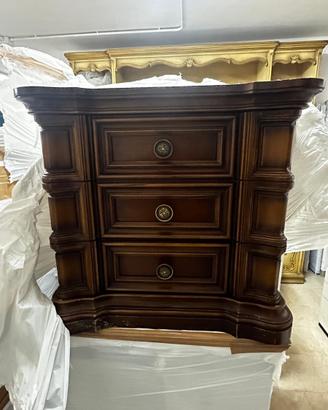 comodino in stile Barocco moderno