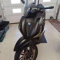 Piaggio Beverly 400 HPE S nero