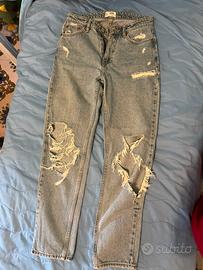 Jeans strappati