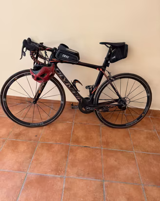 Bici da corsa aero taglia M