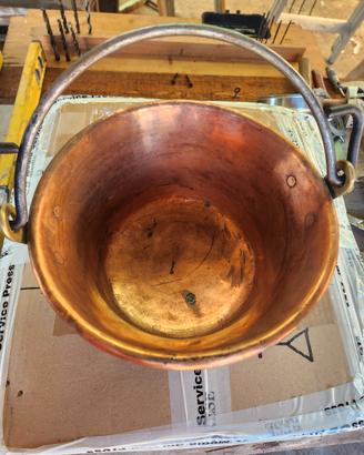 Paiolo in rame con manico in ferro 