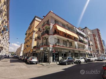2 LOCALI A NAPOLI