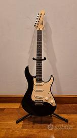 Chitarra Elettrica Yamaha EG303