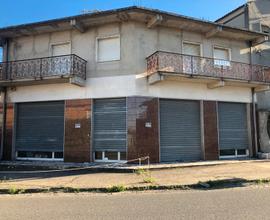 Appartamento + magazzino a Chiaravalle Centrale