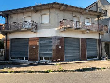 Appartamento + magazzino a Chiaravalle Centrale