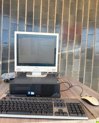 Computer Fujitsu + Monitor + Tastiera e Mouse