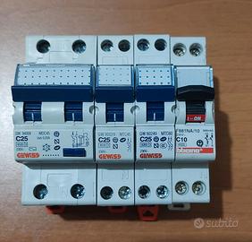 Interruttori elettrici di varie potenze.