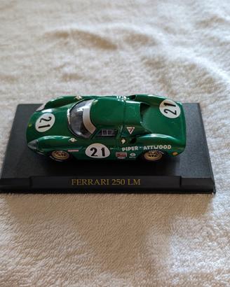 Modellino su base Ferrari 250 LM, senza scatola