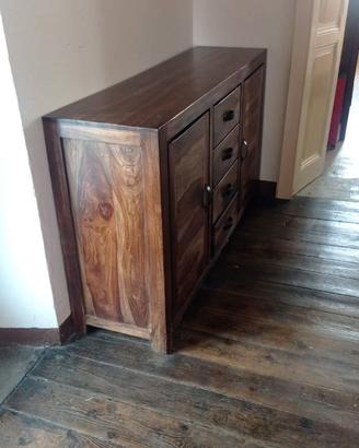 mobile in legno massello