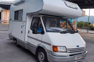 Camper Ford Transit del 1990 GPL