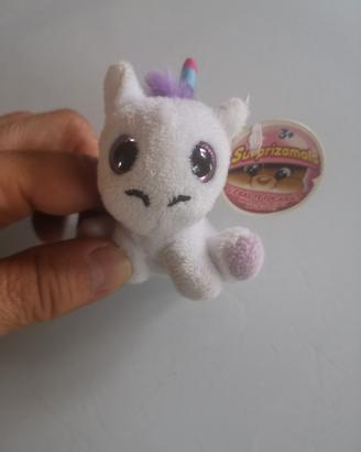 Izzy Suprizamals unicorno, raro da collezione