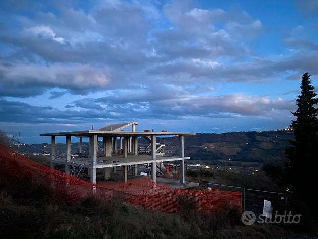 Moresco - Fabbricato in costruzione