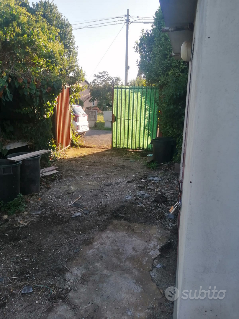 Terreno con manufatto condonato - Vista 5