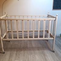 Lettino in legno
