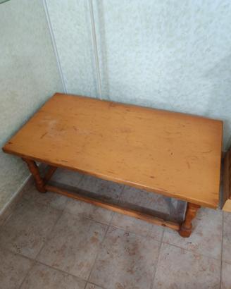 TAVOLINO in legno chiaro