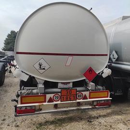 SEMIRIMORCHIO CISTERNA IN ADR CLASSE III