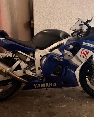Yamaha R6