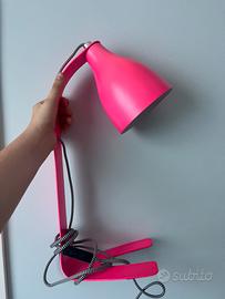 lampada di design rosa fluo