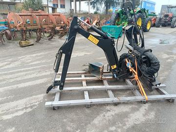 braccio per trattore agricolo o bobcat- CE
