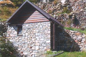 Baita e terreno nel Vallone di Riofreddo