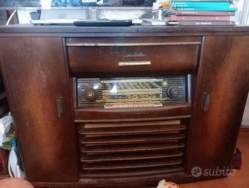 Arabella Nordmende mobiletto vintage con giradisch
