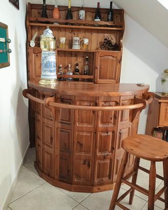 Mobile bar in legno. 