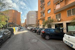 Quartiere africano - locale commerciale