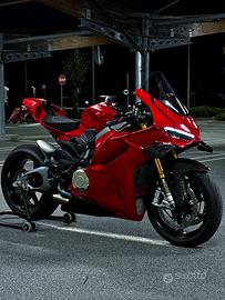 DUCATI PANIGALE V4S 2025 - Grafica ispitata al V4R