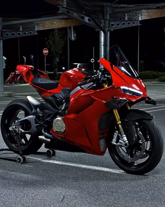 DUCATI PANIGALE V4S 2025 - Grafica ispitata al V4R